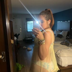Victoria's Secret Sheer Pale Yellow Lace Babydoll Chemise